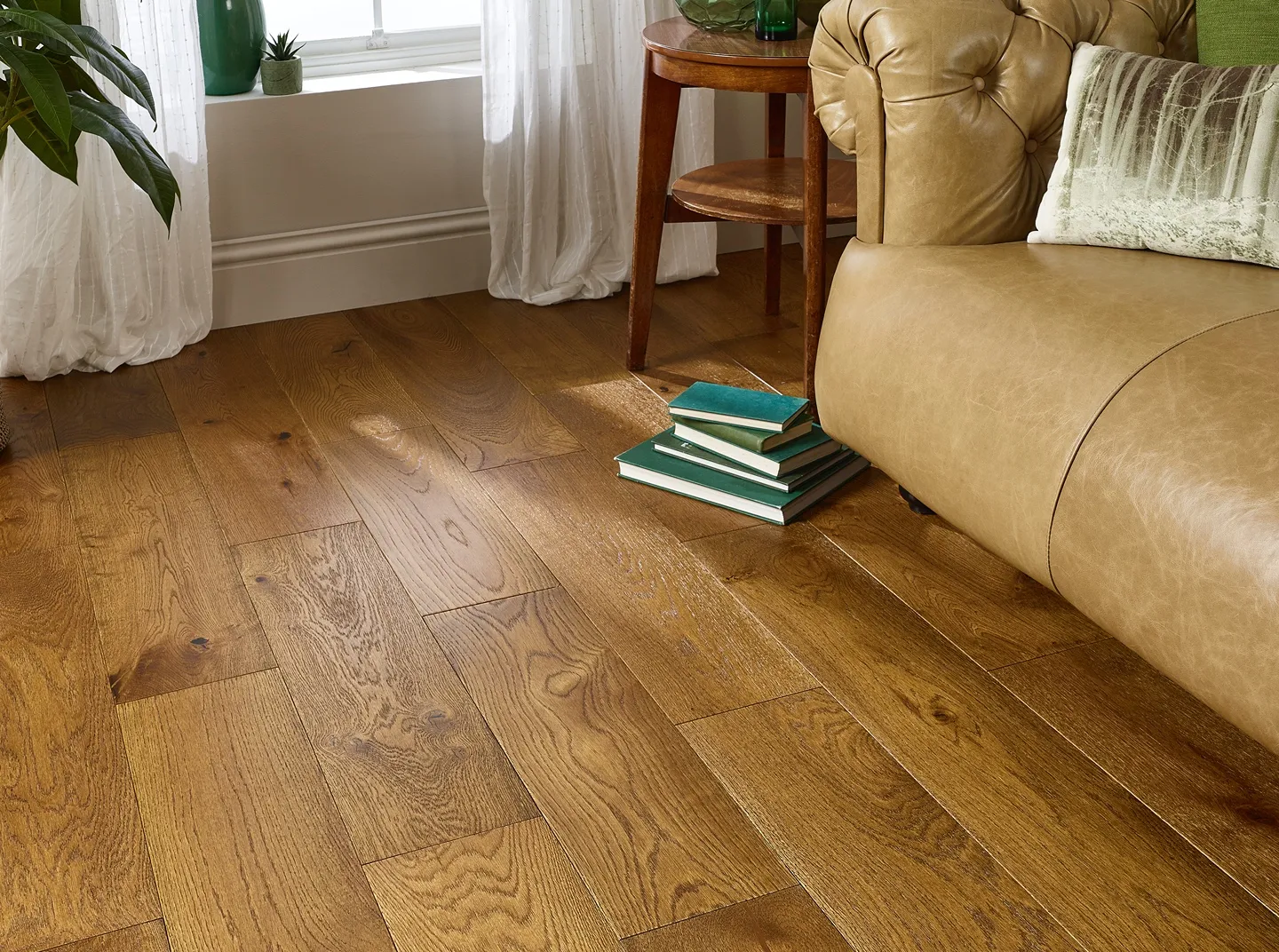 14mm-engineered-wood-flooring-14-3x190xrl-golden-brushed-lacquered-4