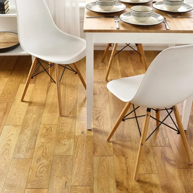 14mm-engineered-wood-flooring-14-3x125xrl-golden-brushed-lacquered-4