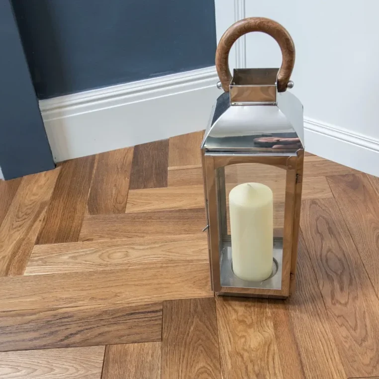 18mm-herrringbone-engineered-wood-flooring-18-5x100x500-smoked-brushed-lacquered-6