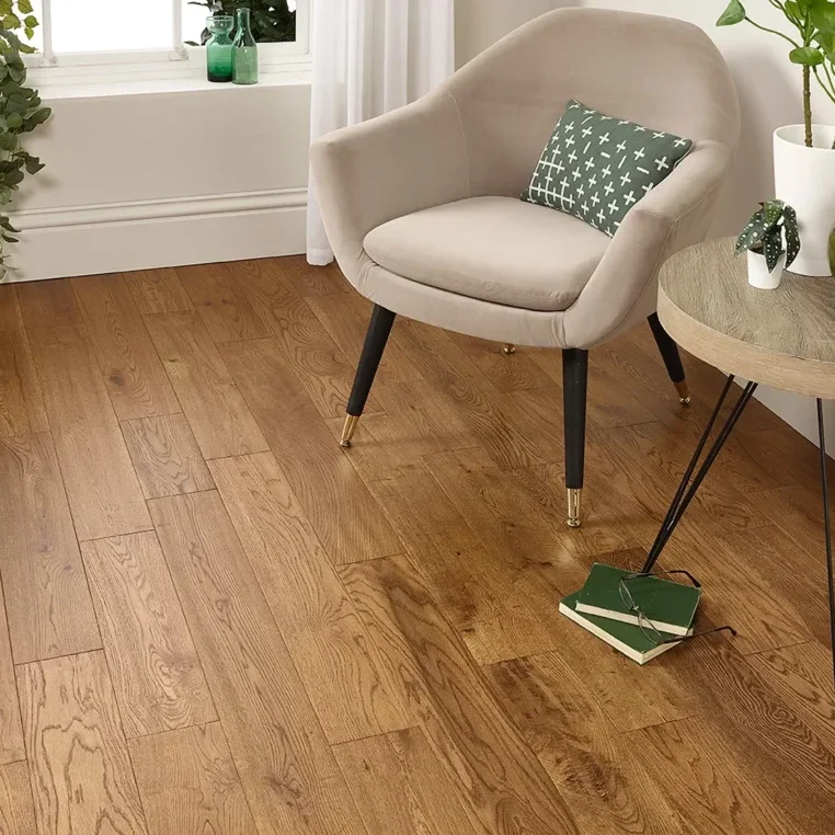 18mm-solid-wood-flooring-18x125xrl-golden-handscraped-uv-lacquered-3