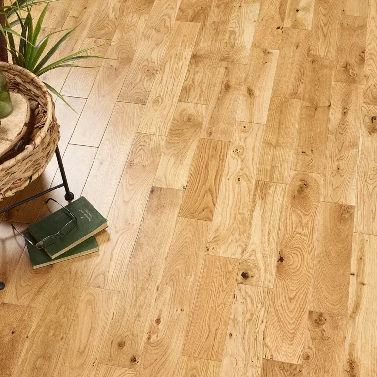 18mm-solid-wood-flooring-18x90xrl-natural-uv-lacquered-1